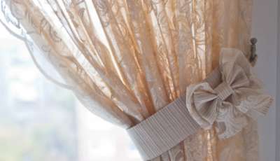 Не просто деталь – как выбрать подхваты для штор